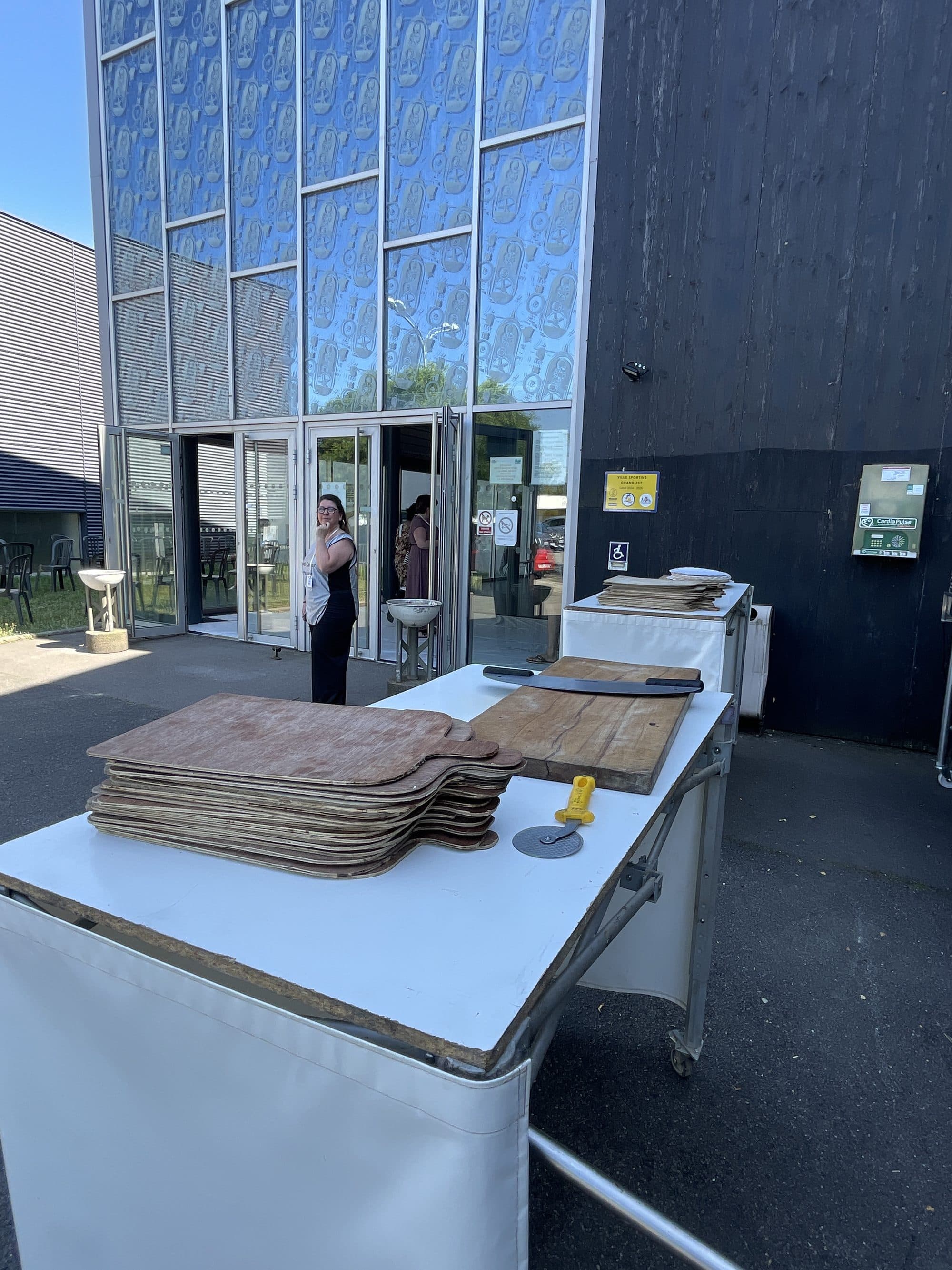 Préparation des tartes flambées sur le lieu de réception